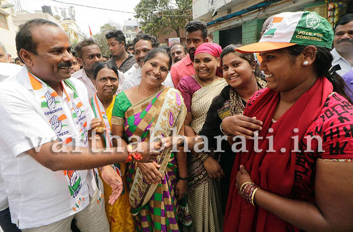 ಬೆಂಗಳೂರು: ಬೈಯಪ್ಪನಹಳ್ಳಿಯಲ್ಲಿ ಪ್ರಚಾರ ನಡೆಸಿದ ಮೇಯರ್ ಸಂಪತ್‌ರಾಜ್